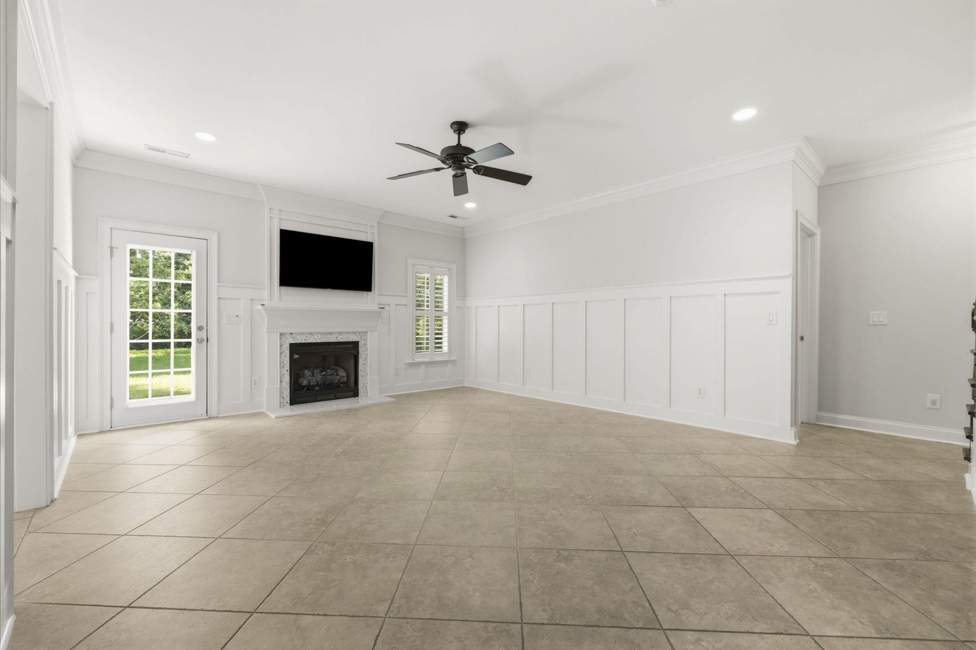 552 Walcott Dr. Photo 12
