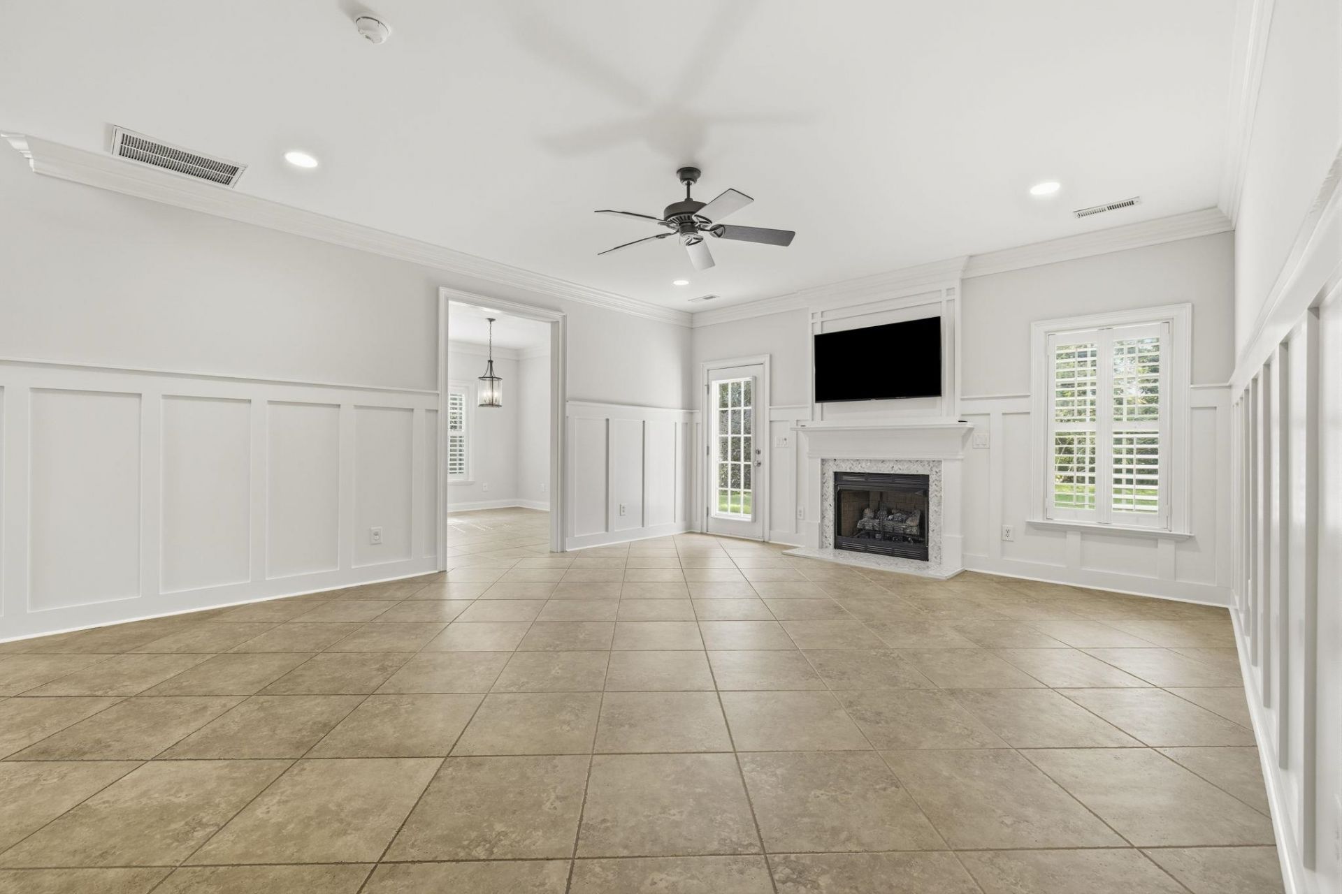 552 Walcott Dr. Photo 14