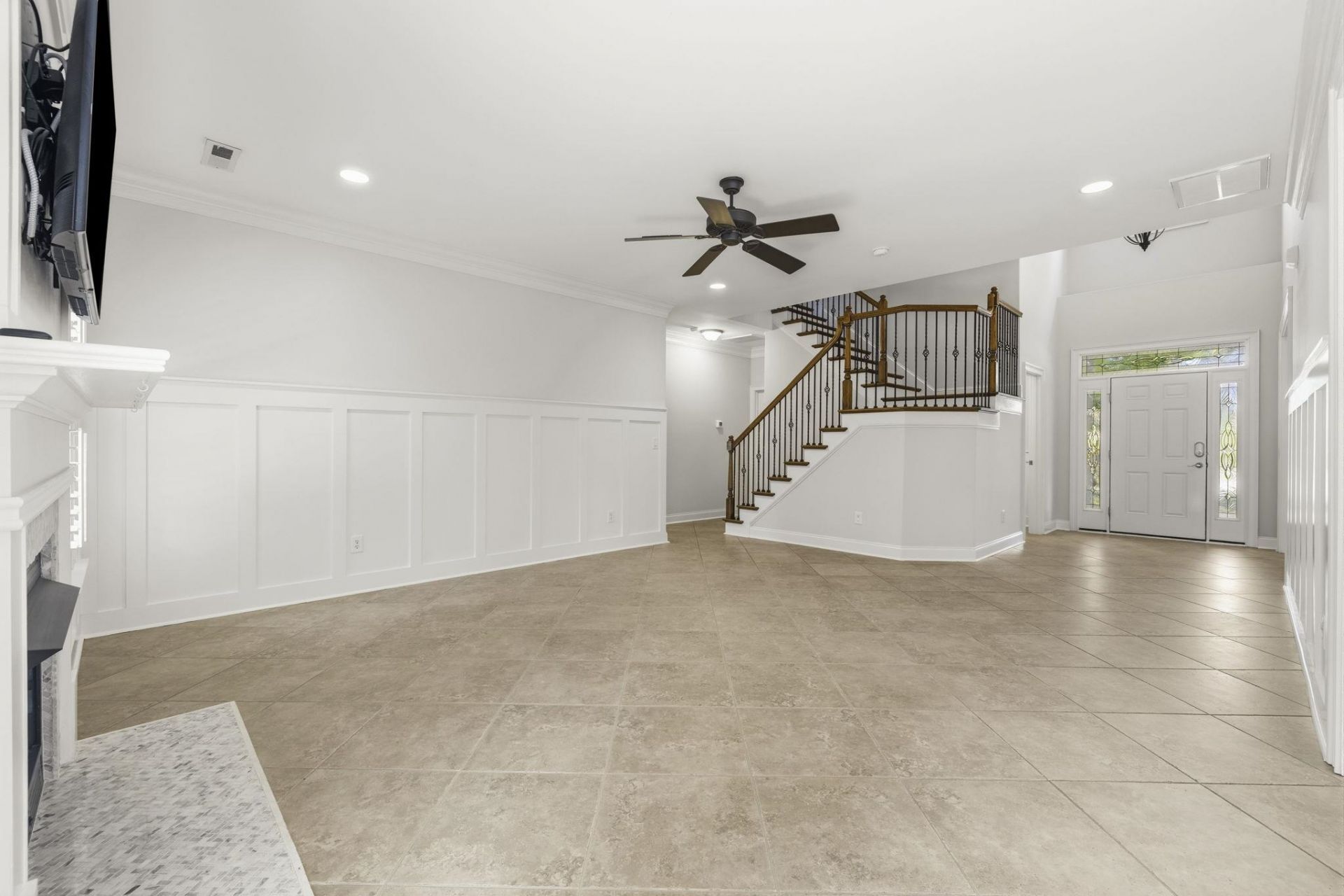 552 Walcott Dr. Photo 15