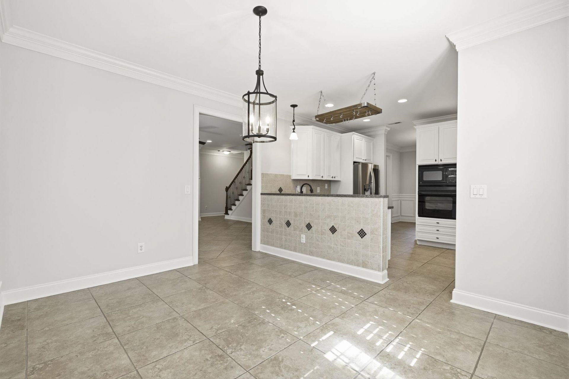 552 Walcott Dr. Photo 17