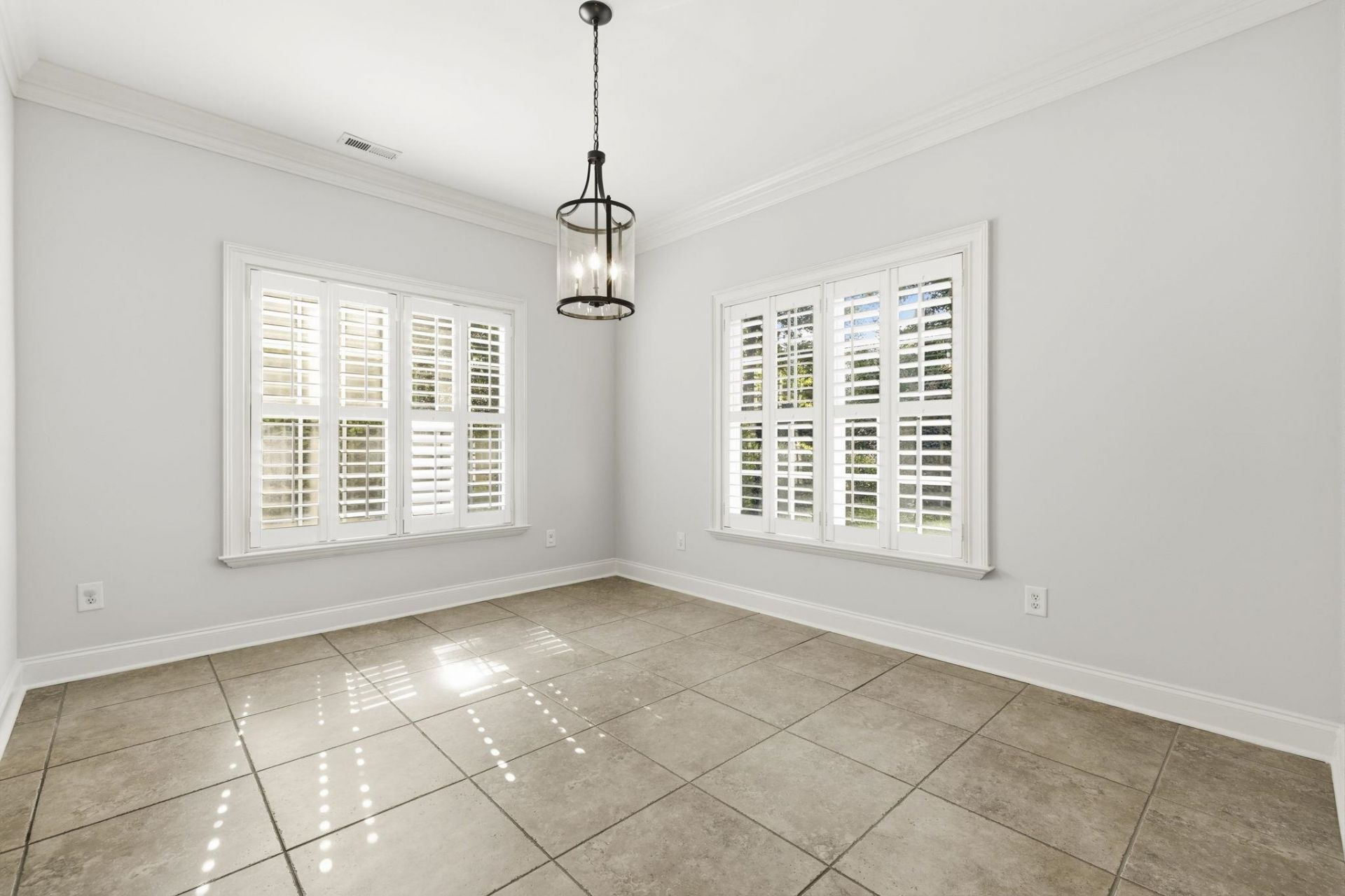 552 Walcott Dr. Photo 19