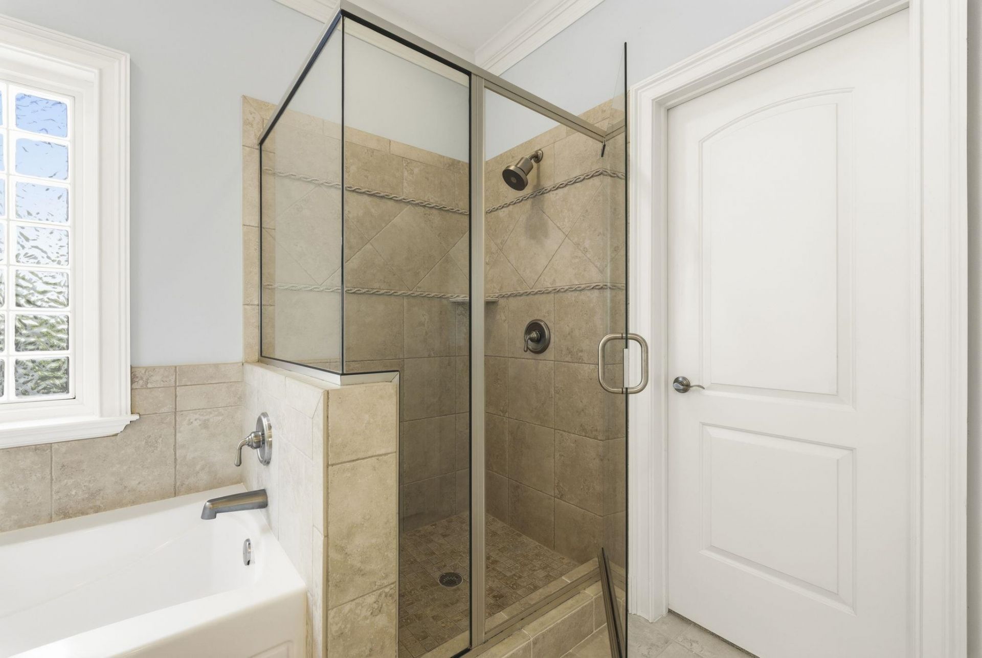 552 Walcott Dr. Photo 32