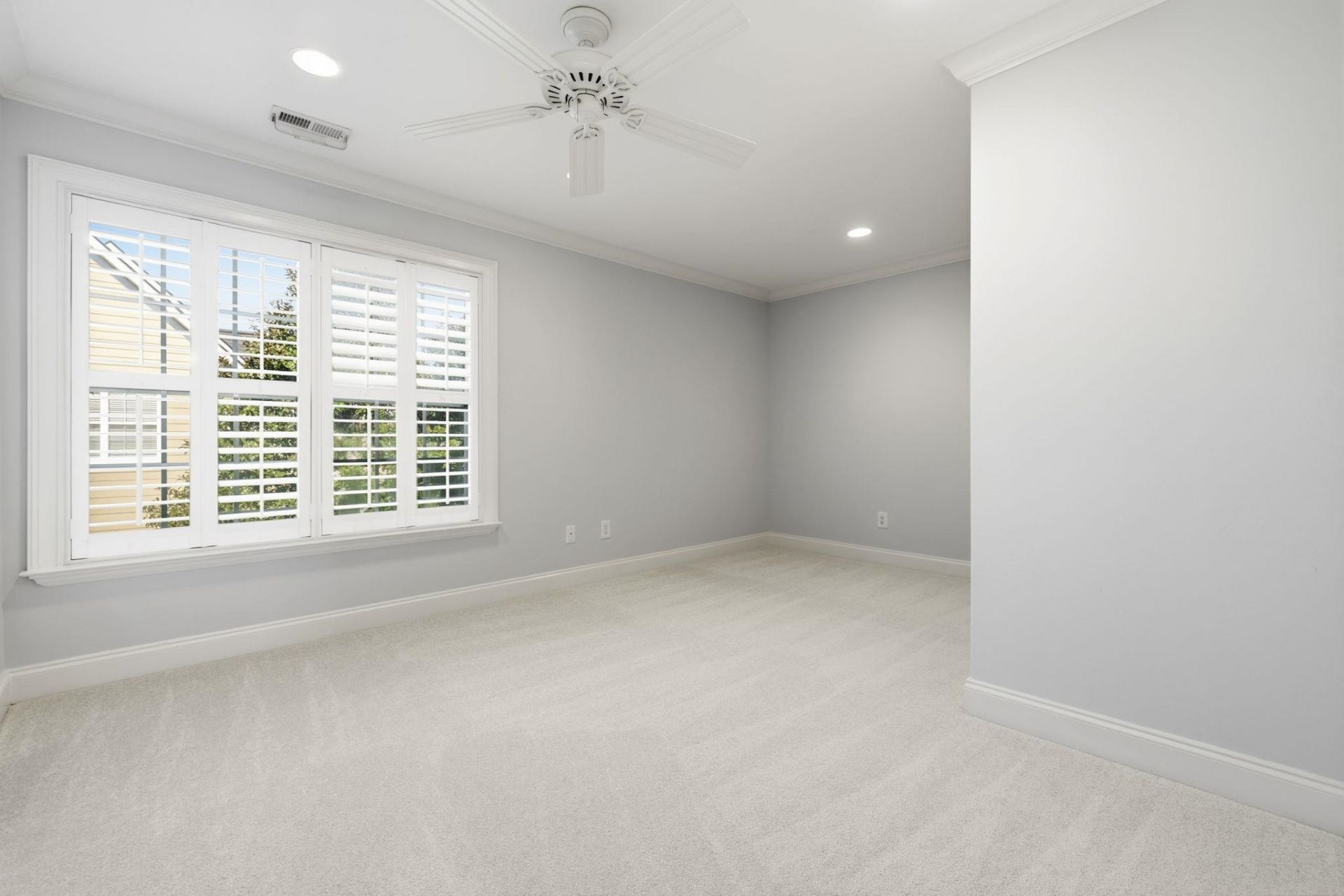 552 Walcott Dr. Photo 43