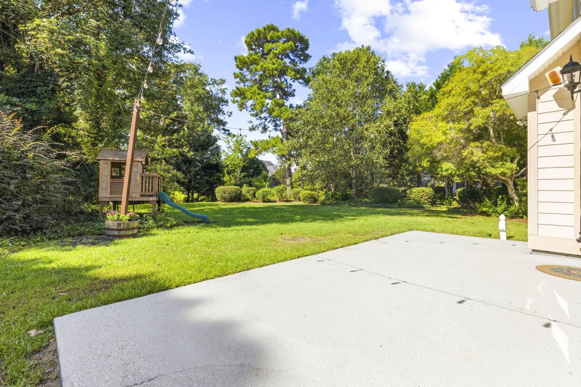 552 Walcott Dr. Photo 49