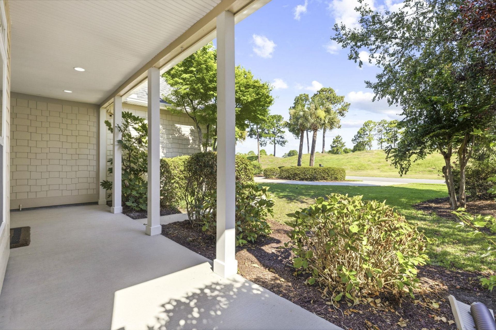 552 Walcott Dr. Photo 7
