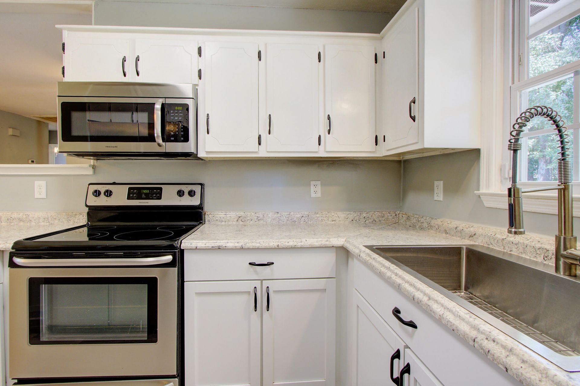 443 Robin Drive Photo 10