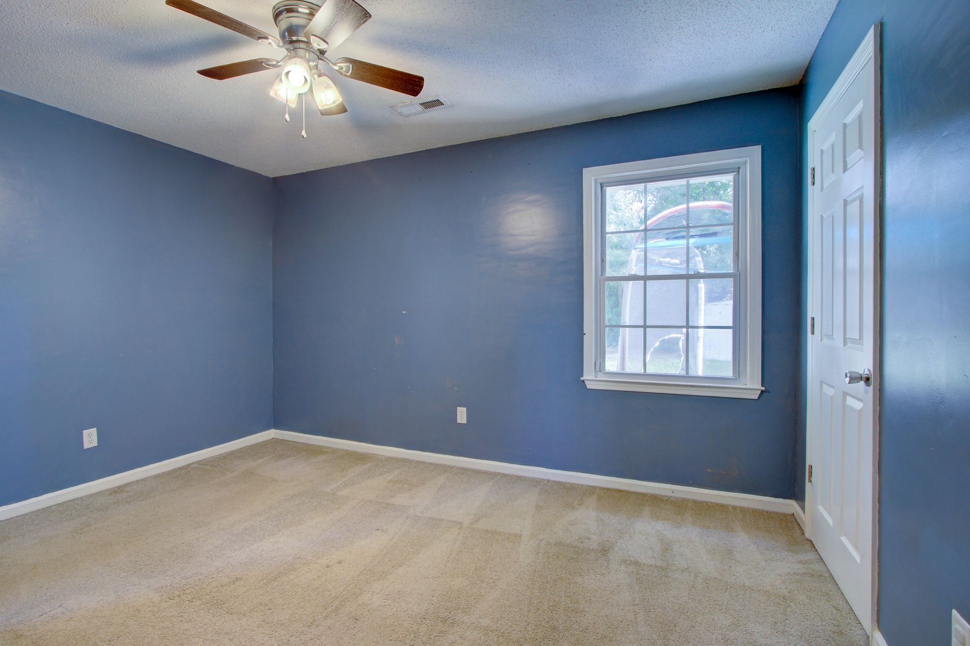 443 Robin Drive Photo 11