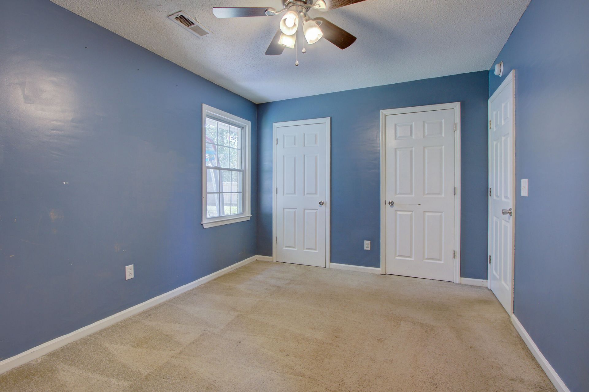 443 Robin Drive Photo 13
