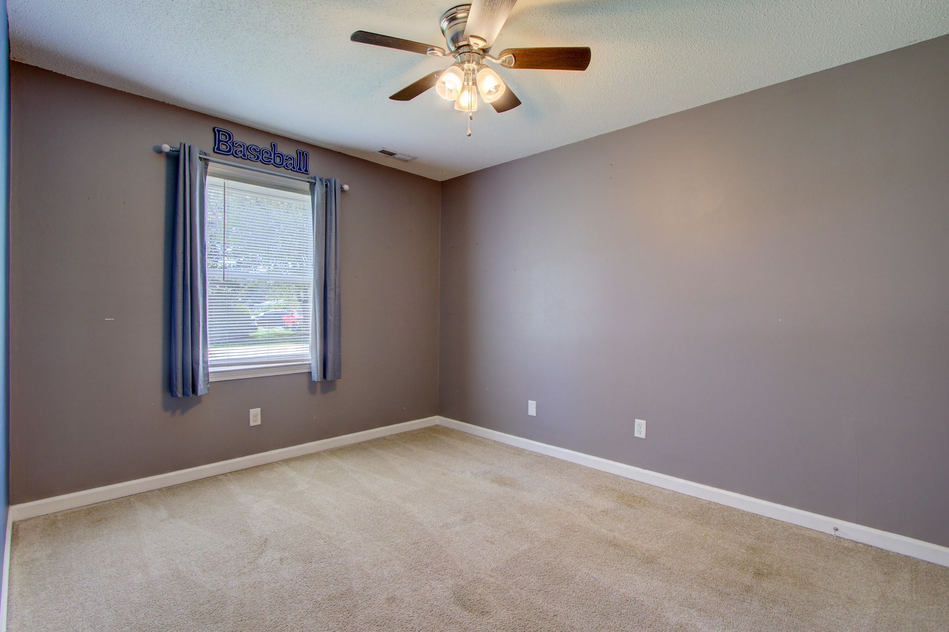 443 Robin Drive Photo 17