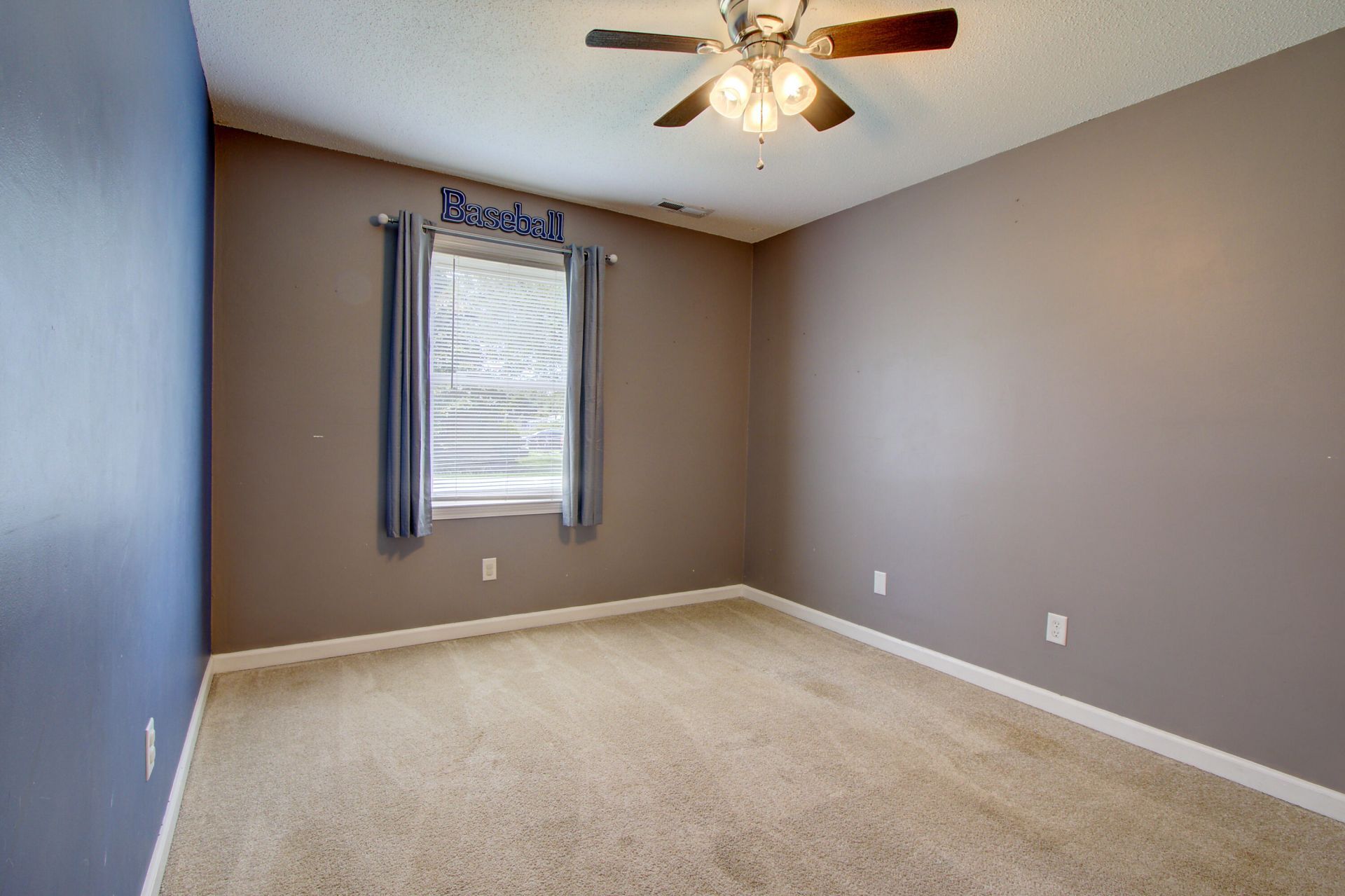 443 Robin Drive Photo 18