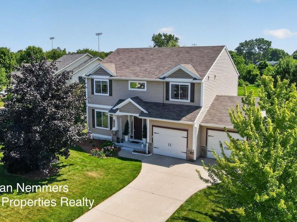 9600 Scotsmoor Drive SE, Caledonia, MI 49316