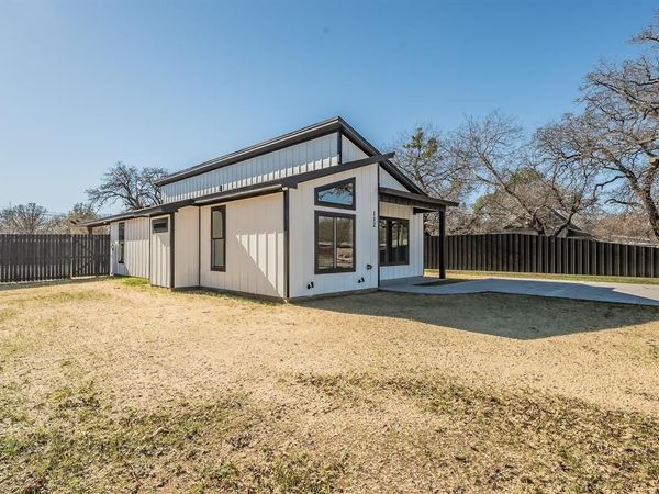 112 Stevens Street, Bridgeport, TX 76426
