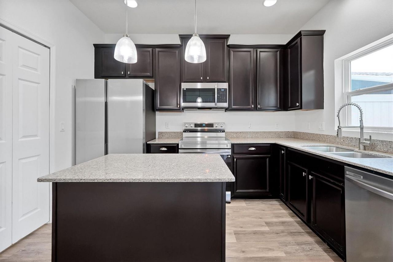 543 Juniper Springs Drive, Groveland, FL 34736 Photo