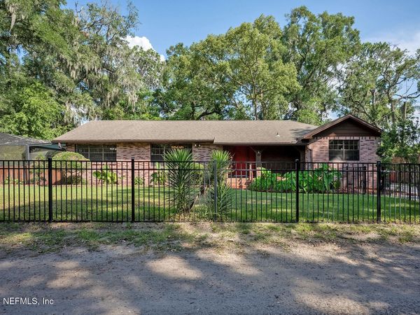 5538 ANCHOR Lane, Jacksonville, FL 32207