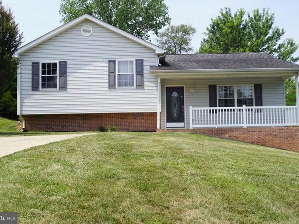424 MEGHANN DRIVE, WOODSTOCK, VA 22664