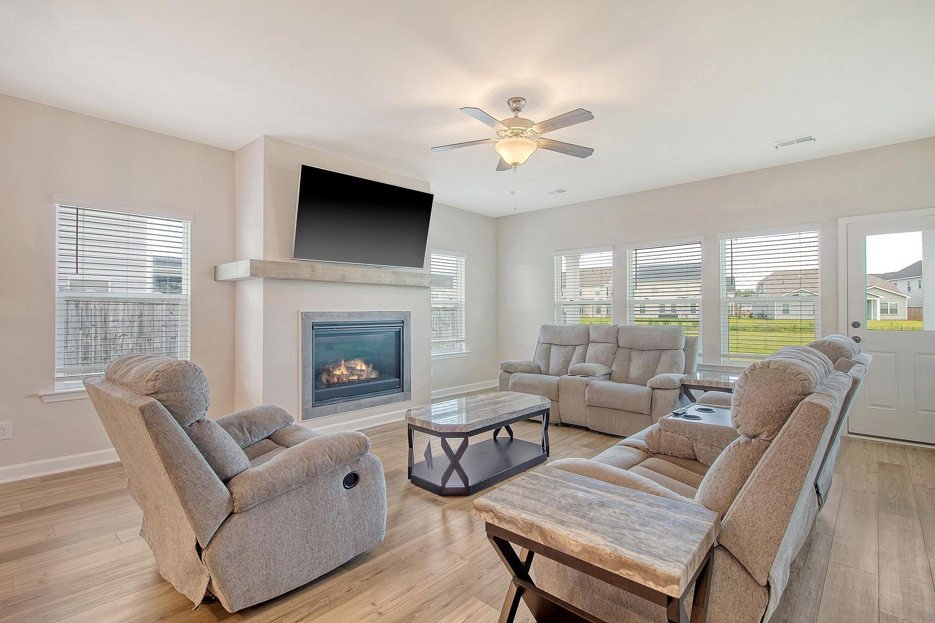 299 Lucca Drive Photo 9