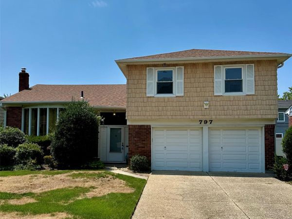 797 Caldwell Avenue, North Woodmere, NY 11581