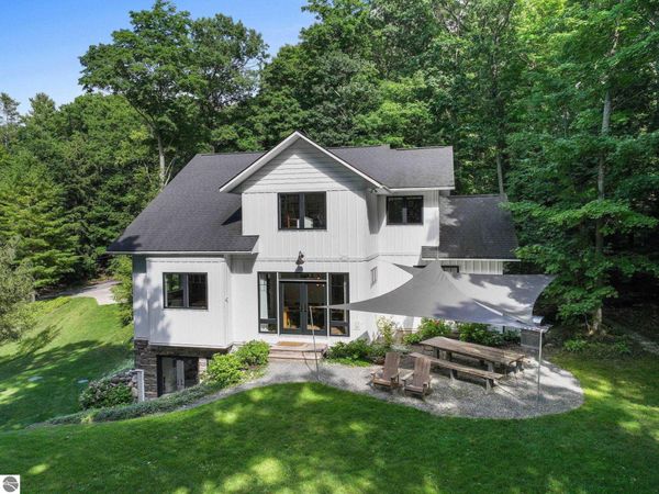 555 Graystone Road, Traverse City, MI 49686