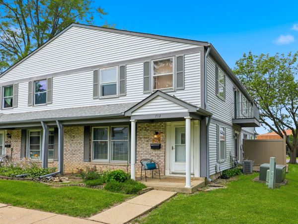 712 SHAW Court, Schaumburg, IL 60194