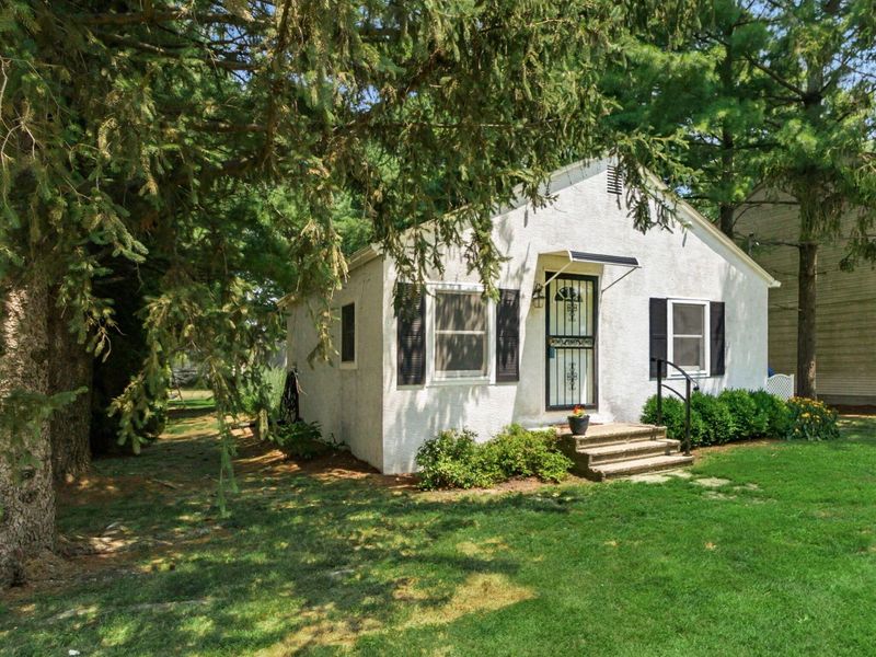 6028 Radekin Road, Columbus, OH 43232 Photo 2
