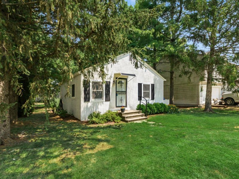 6028 Radekin Road, Columbus, OH 43232 Photo 3