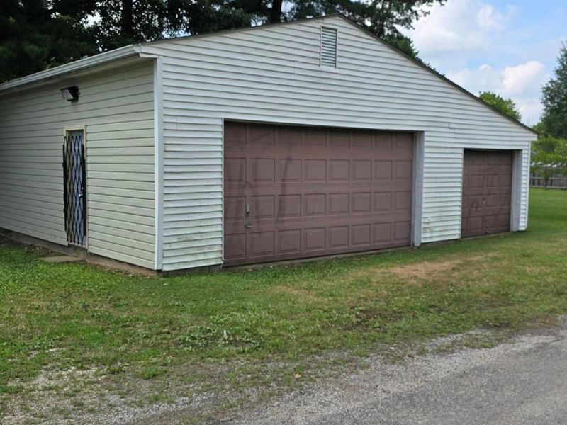 6028 Radekin Road, Columbus, OH 43232 Photo 5