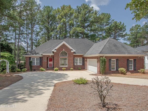 170 Pine Vista Drive, Pinehurst, NC 28374