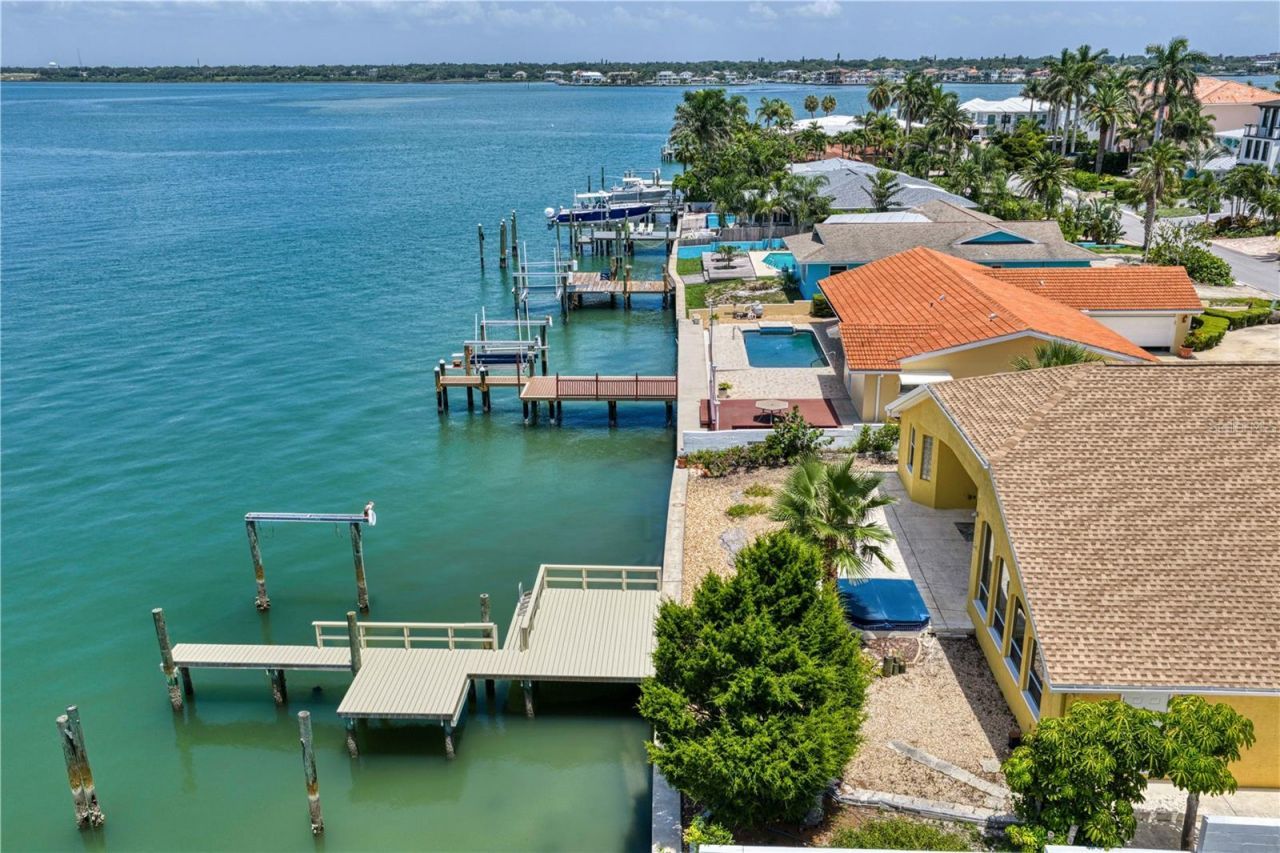 115 Aleta Drive, Belleair Beach, FL 33786 Photo