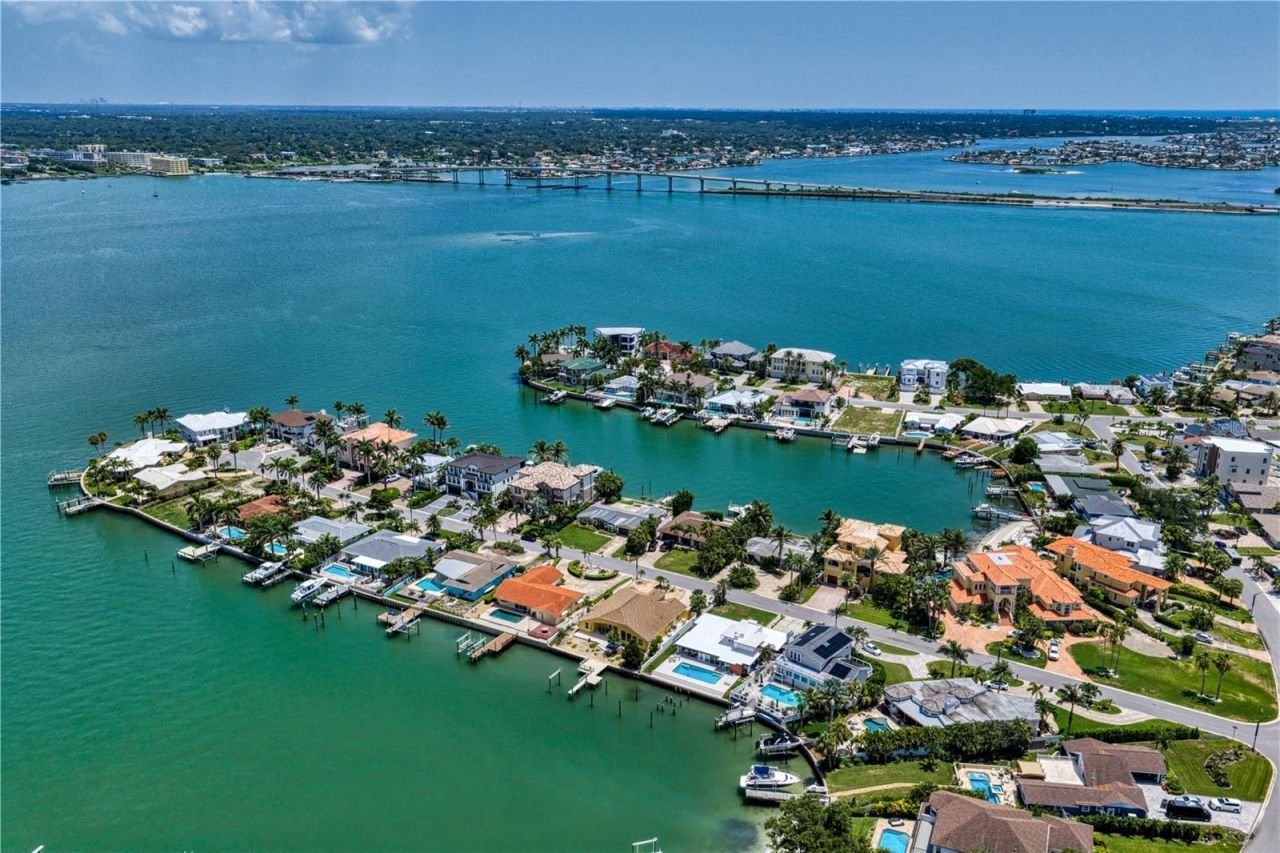 115 Aleta Drive, Belleair Beach, FL 33786 Photo