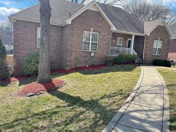 107 Braxton Ln W, Hendersonville, TN 37075