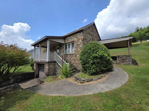 202 Main Street, Idamay, WV 26576