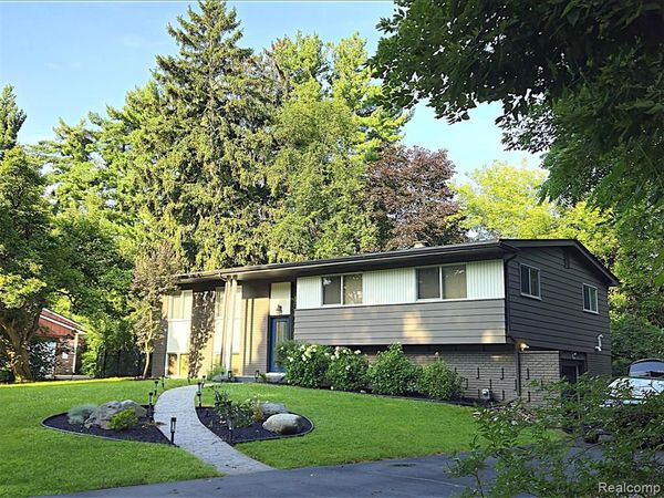 7120 Pebblecreek Road, West Bloomfield Twp, MI 48322