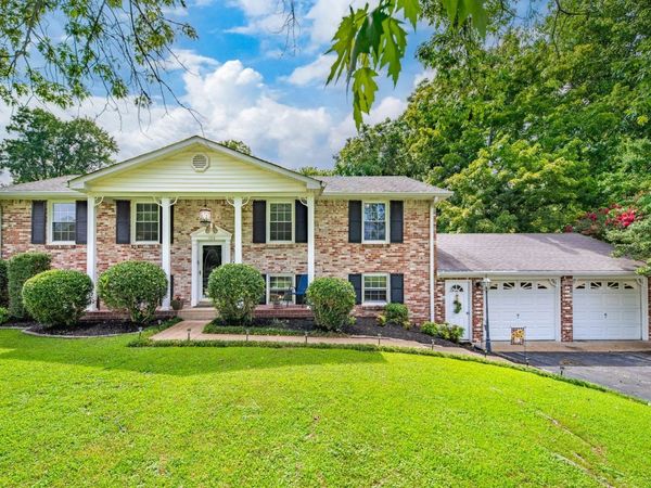 104 Hemingway Dr , Columbia, TN 38401