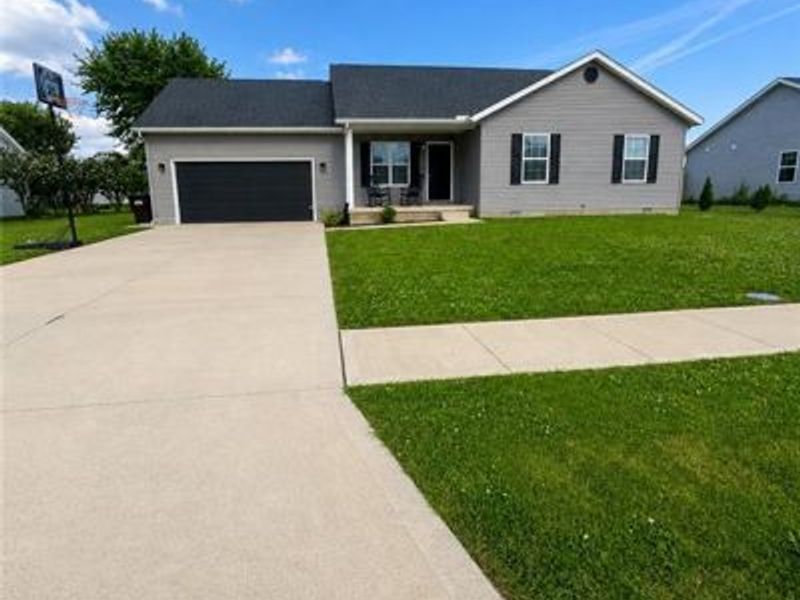 764 Oakdale Drive, Jamestown, OH 45335 Photo 2