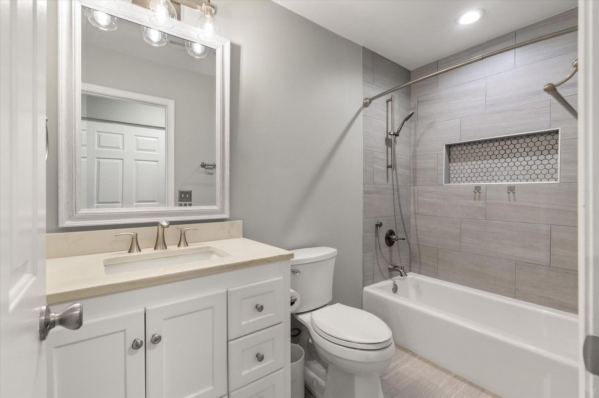 5142 Torrey Lane Photo 24