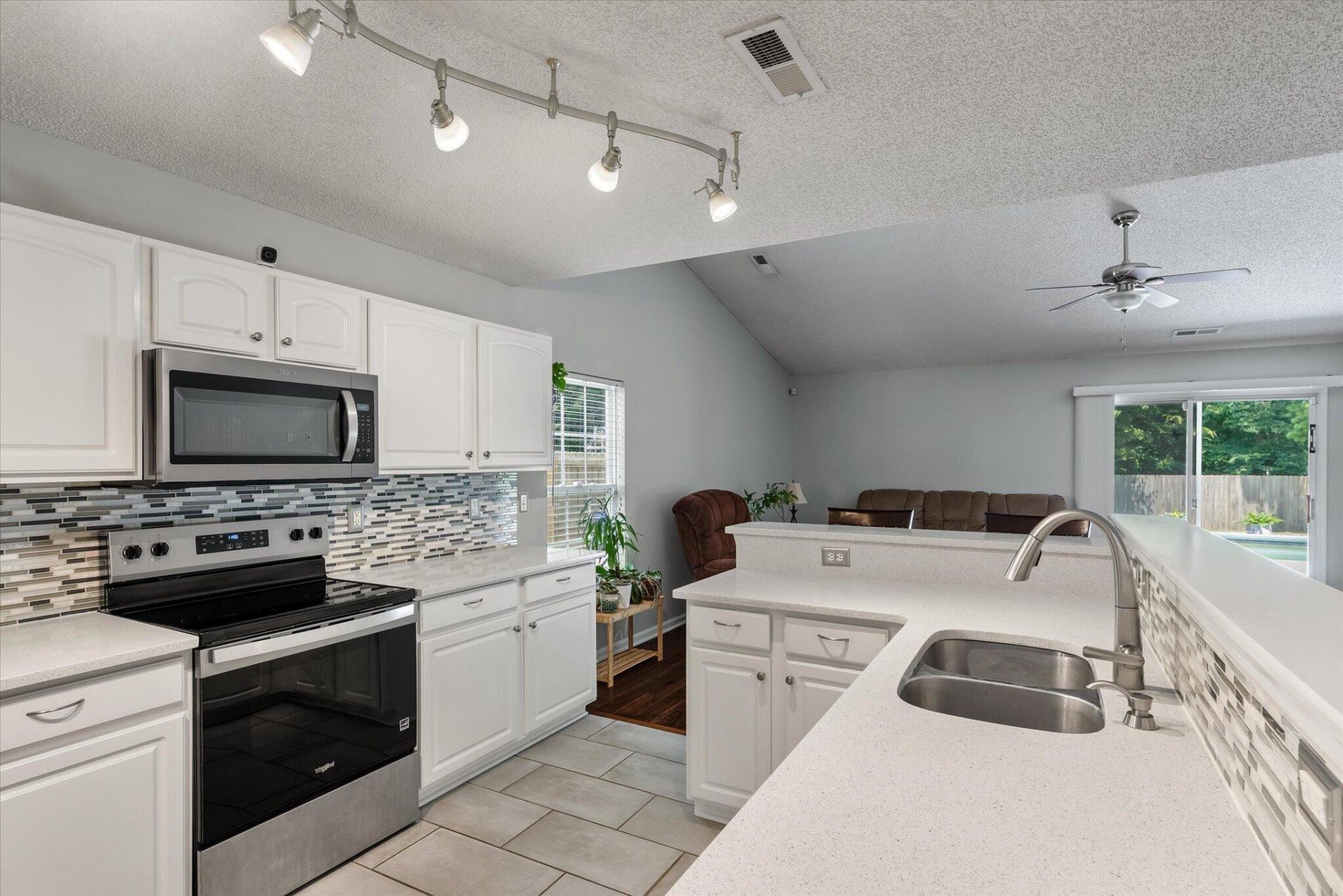 5142 Torrey Lane Photo 7