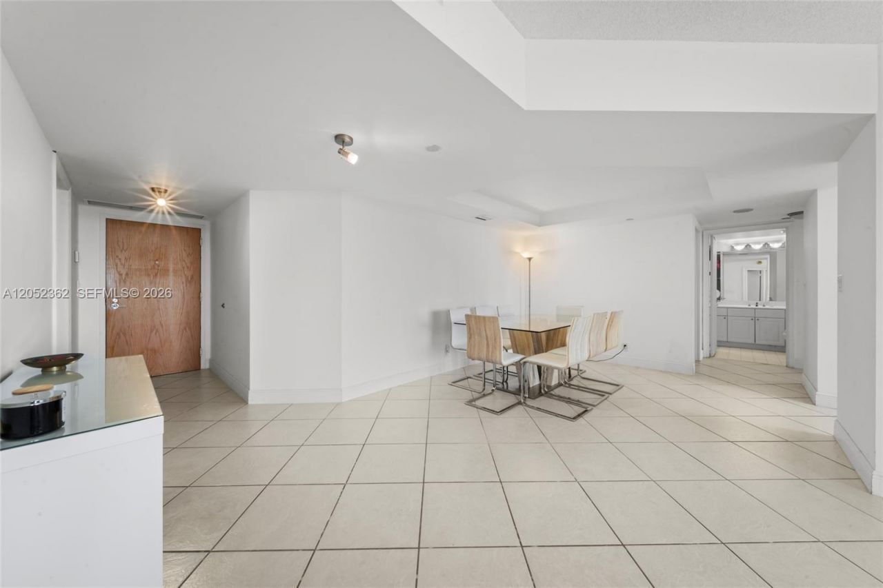 3598 Yacht Club Dr , Unit 601+DEN, Aventura, FL 33180 Photo