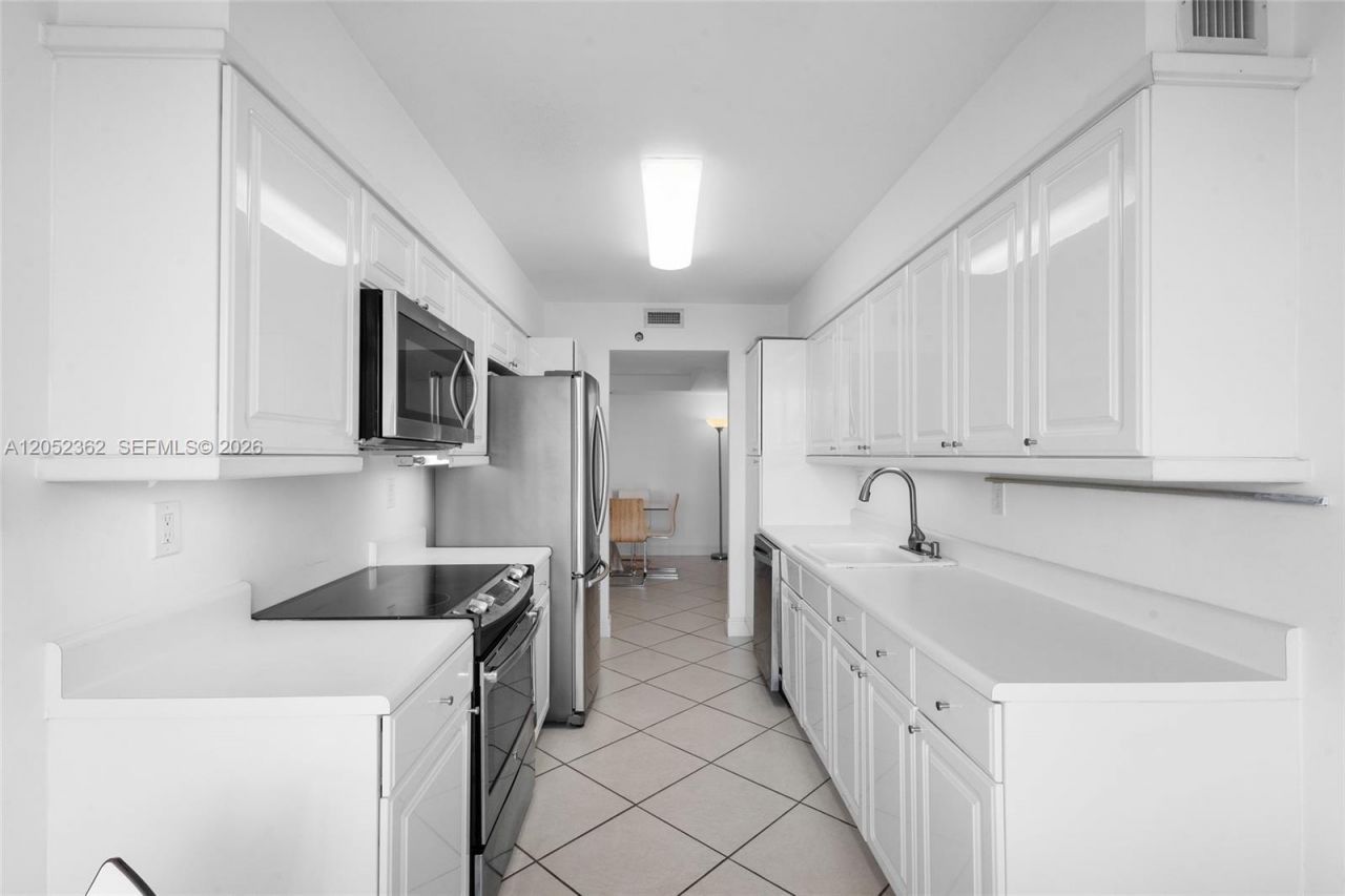 3598 Yacht Club Dr , Unit 601+DEN, Aventura, FL 33180 Photo