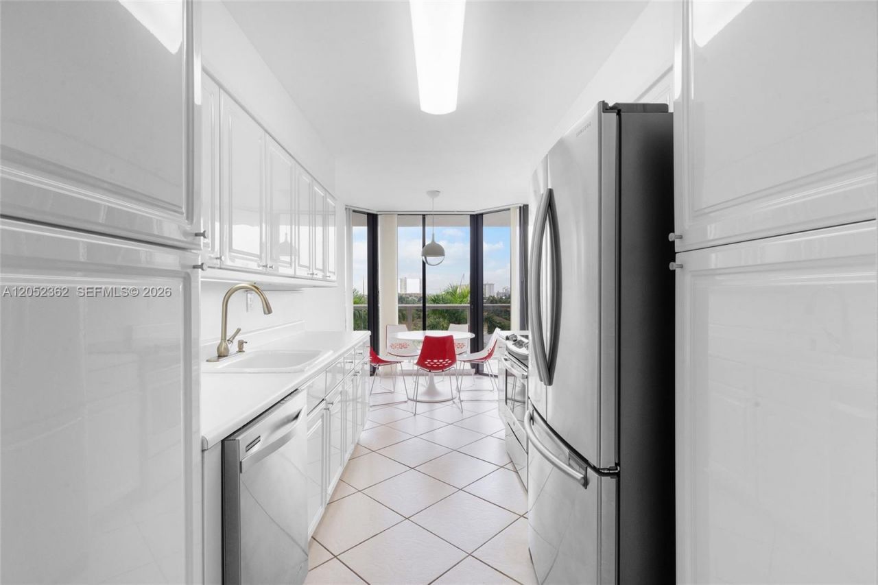 3598 Yacht Club Dr , Unit 601+DEN, Aventura, FL 33180 Photo
