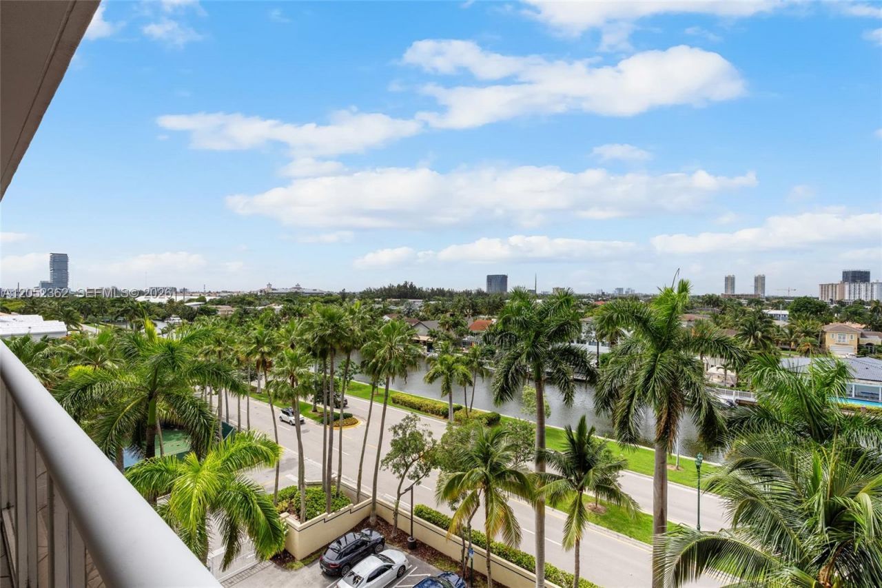 3598 Yacht Club Dr , Unit 601+DEN, Aventura, FL 33180 Photo