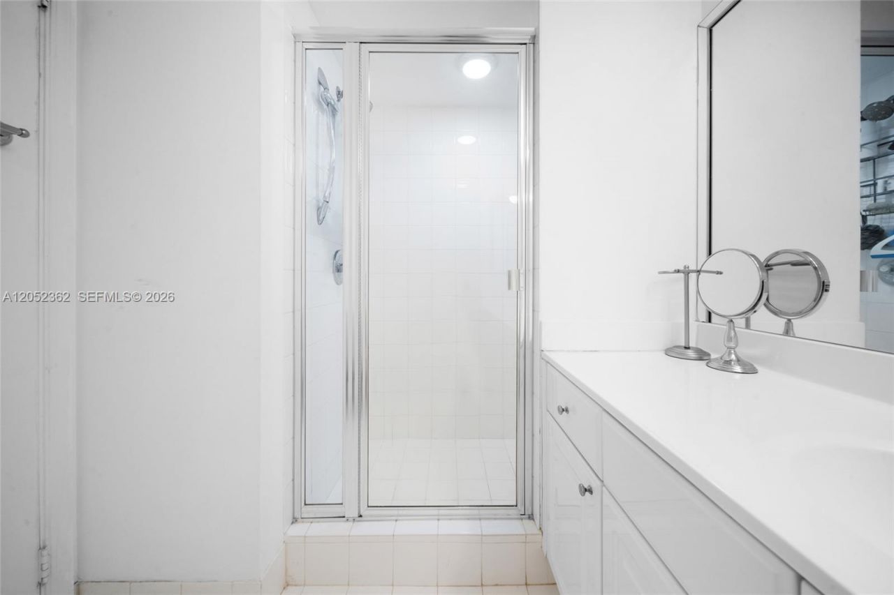 3598 Yacht Club Dr , Unit 601+DEN, Aventura, FL 33180 Photo