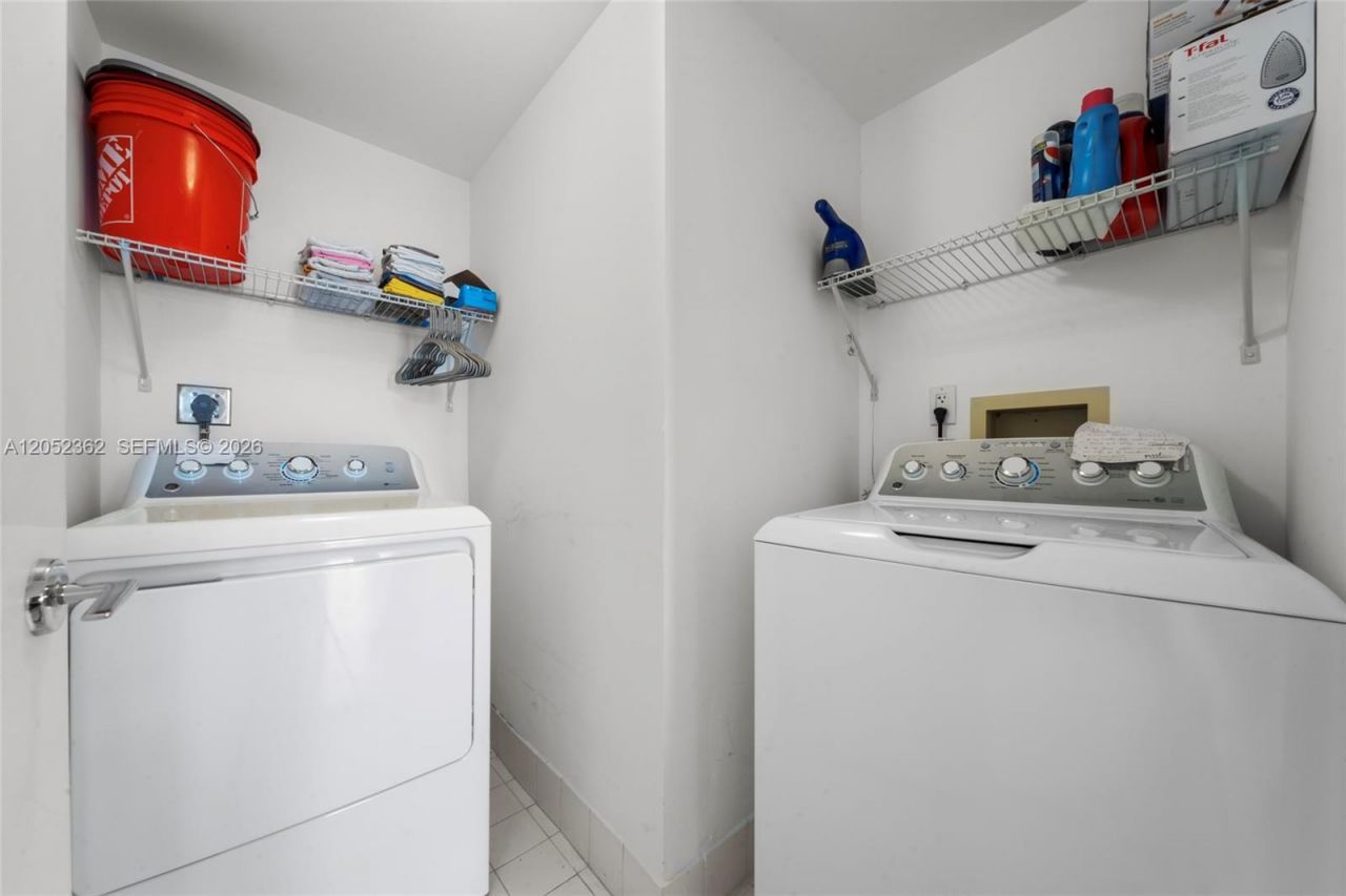 3598 Yacht Club Dr , Unit 601+DEN, Aventura, FL 33180 Photo