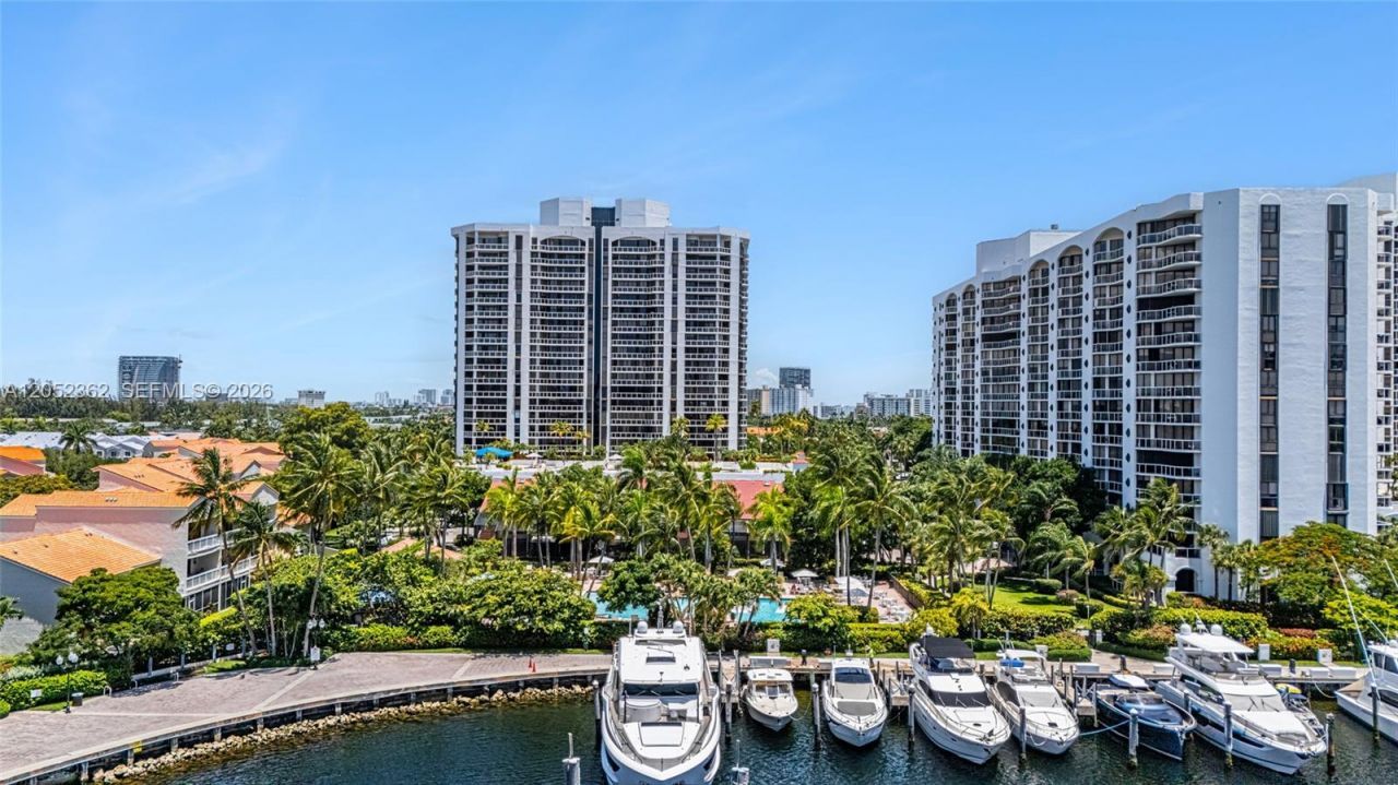 3598 Yacht Club Dr , Unit 601+DEN, Aventura, FL 33180 Photo