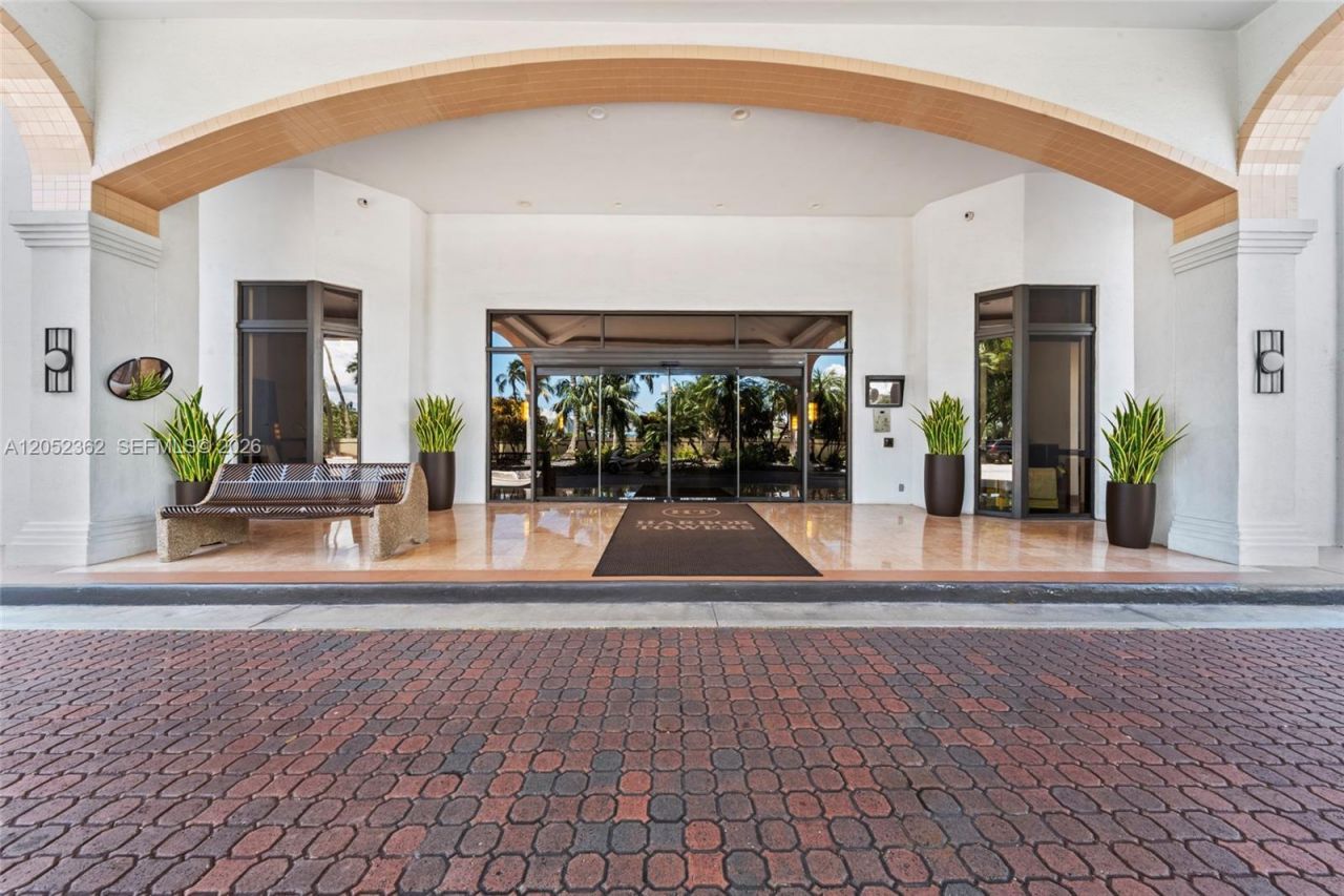 3598 Yacht Club Dr , Unit 601+DEN, Aventura, FL 33180 Photo