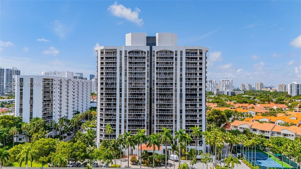 3598 Yacht Club Dr , Unit 601+DEN, Aventura, FL 33180 Photo