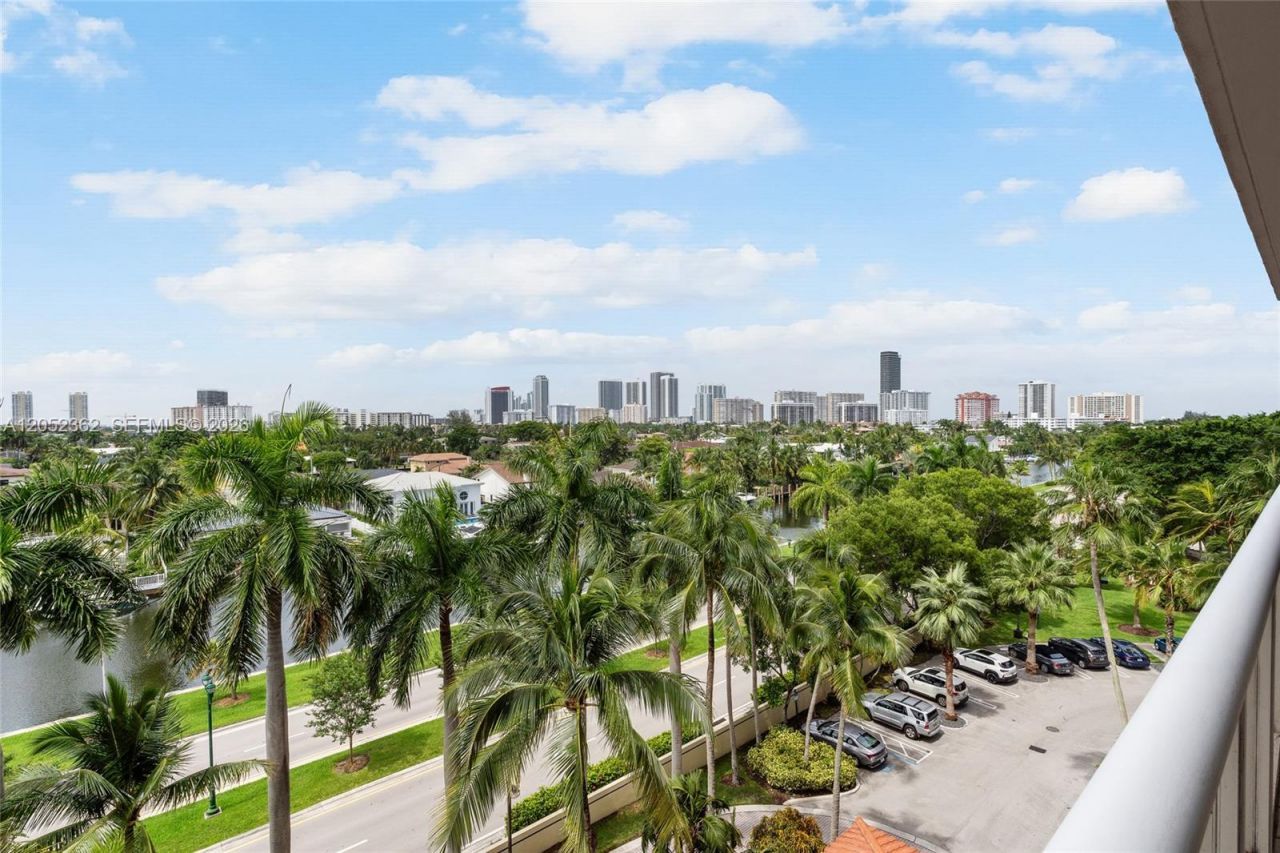 3598 Yacht Club Dr , Unit 601+DEN, Aventura, FL 33180 Photo