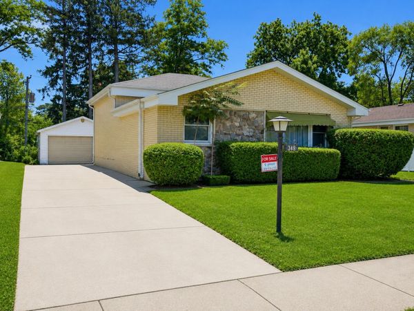 349 Elk Boulevard , Des Plaines, IL 60016