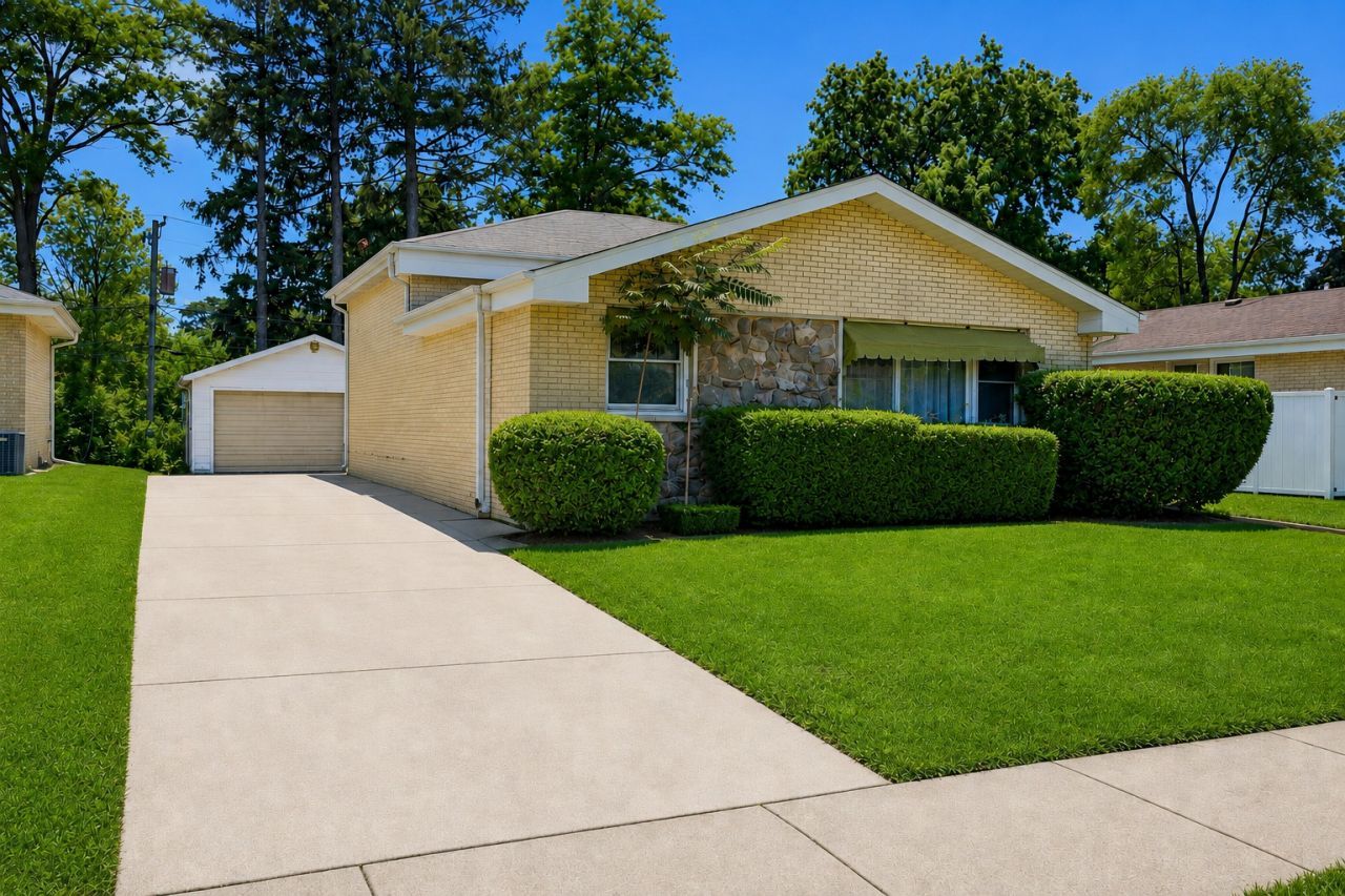 349 Elk Boulevard, Des Plaines, IL 60016