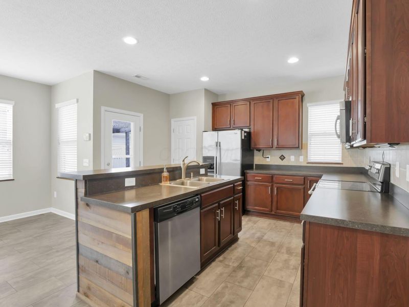 7863 Ashenden Drive, Blacklick, OH 43004 Photo 19