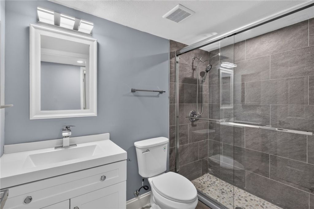203 Grove Isle Circle, Unit 203, Vero Beach, FL 32962 Photo